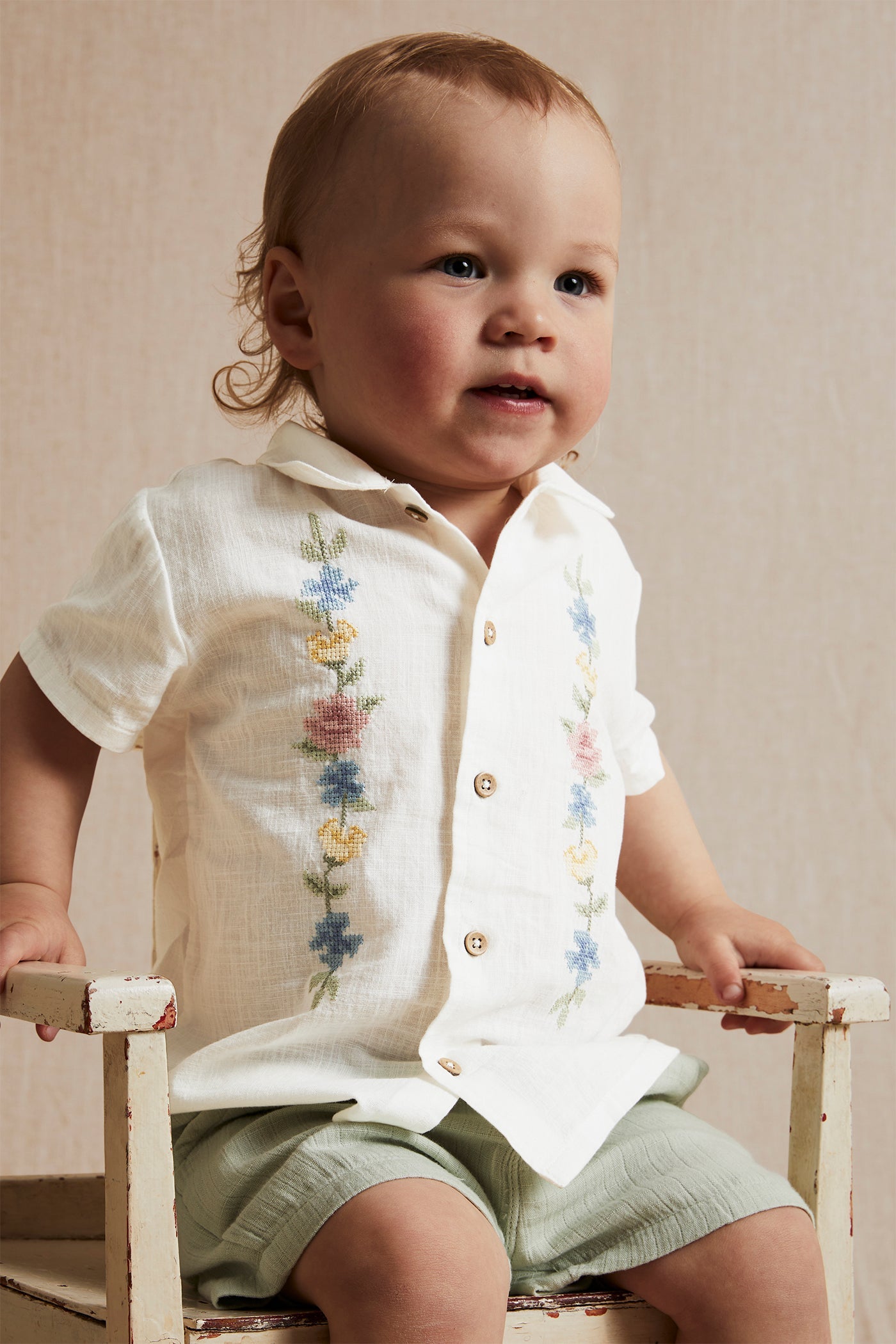 Baby white cross-stitch floral embroidery short-sleeved shirt