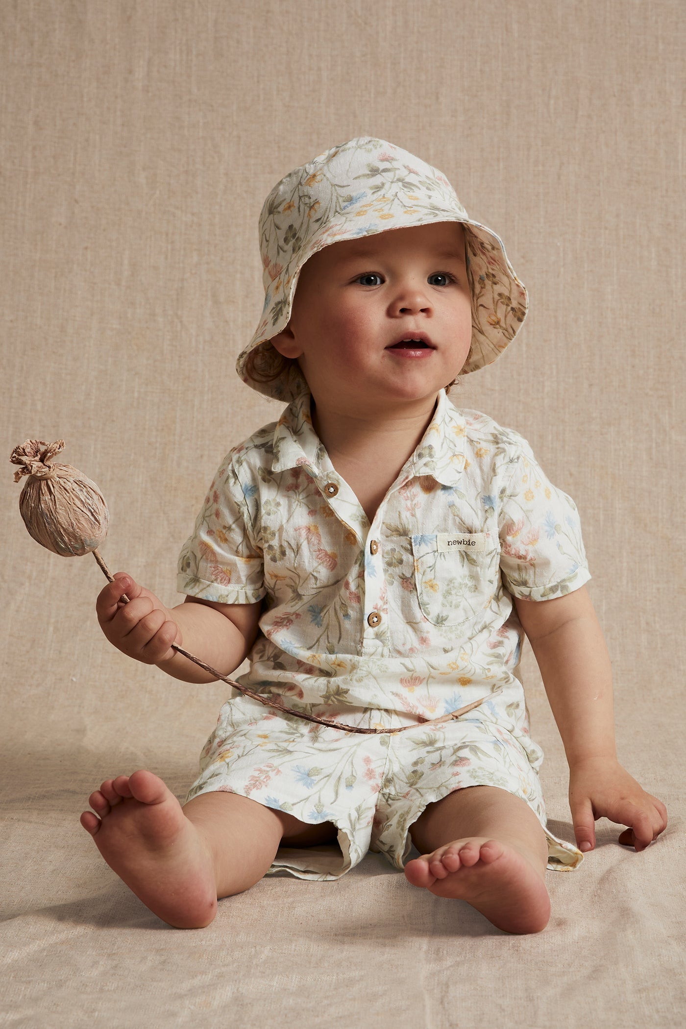 Baby white meadow flower short-sleeved shirt