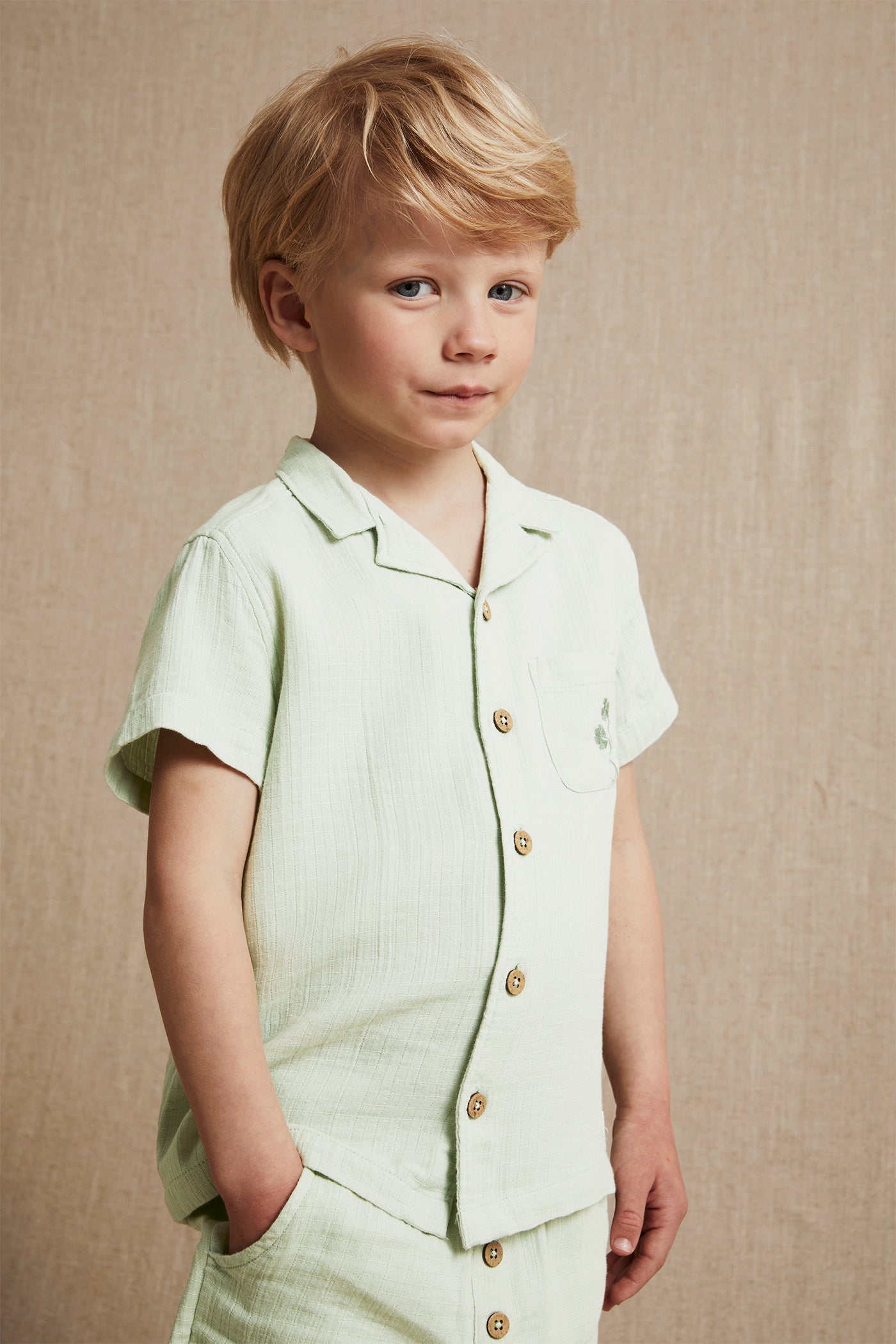 Kids green muslin short-sleeved shirt