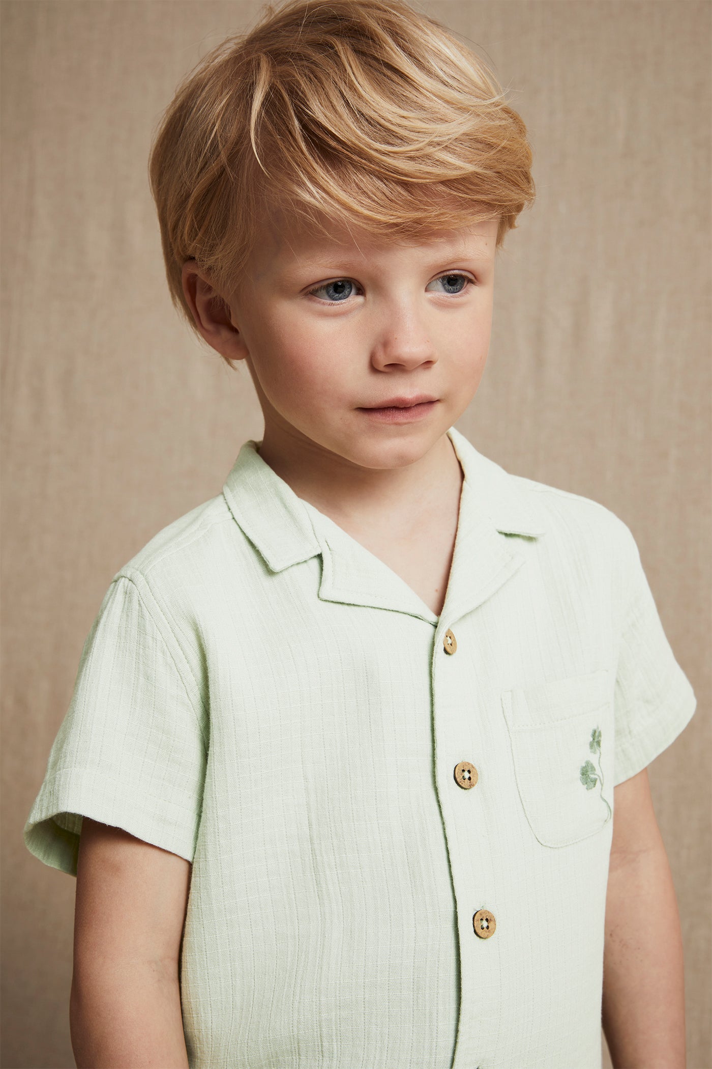 Kids green muslin short-sleeved shirt