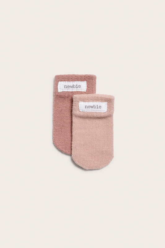 Baby pink knitted mittens 2-pack