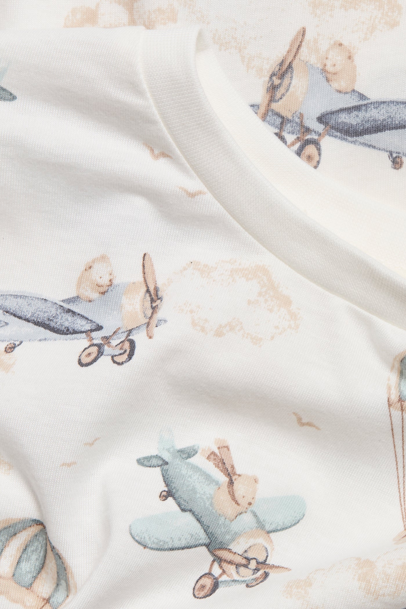 Kids white airplane-print two-piece pajama set